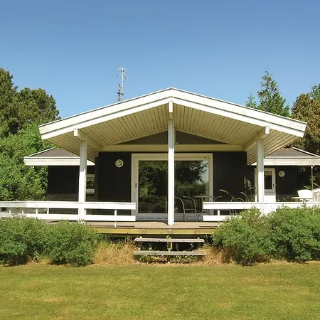 Three Bedroom Holiday In Holiday home