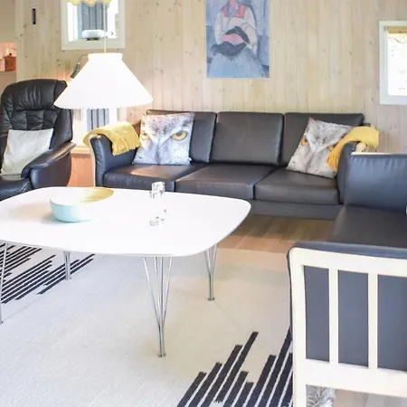 Three Bedroom Holiday In Humble